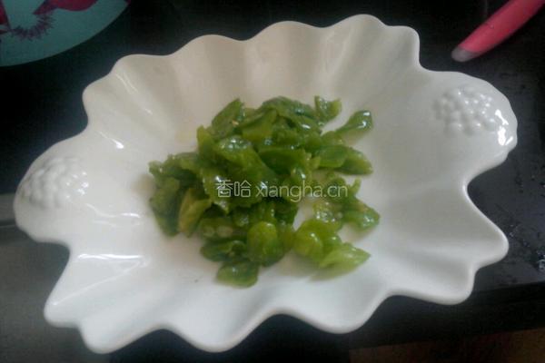 青椒炒香菇的做法图解6