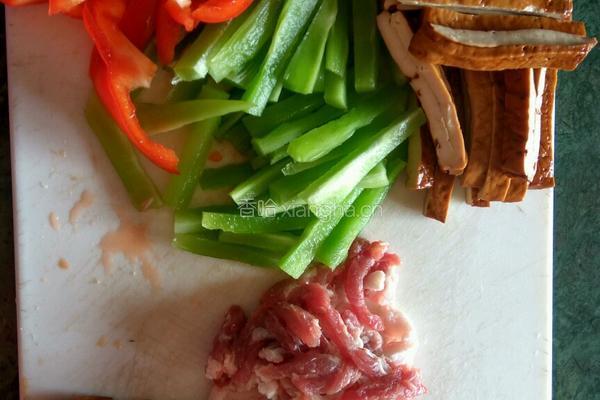 肉丝炒豆腐干的做法图解2