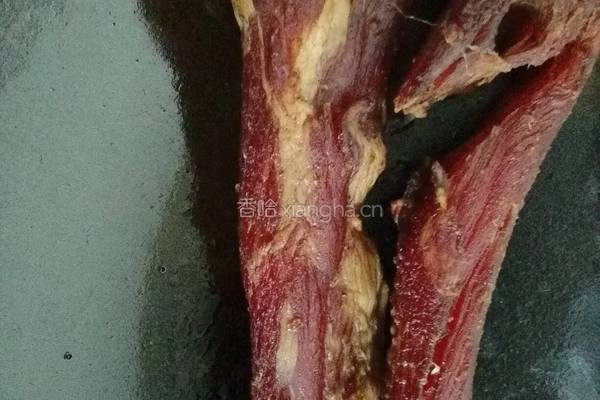 青蒜炒（瘦）腊肉的做法图解2