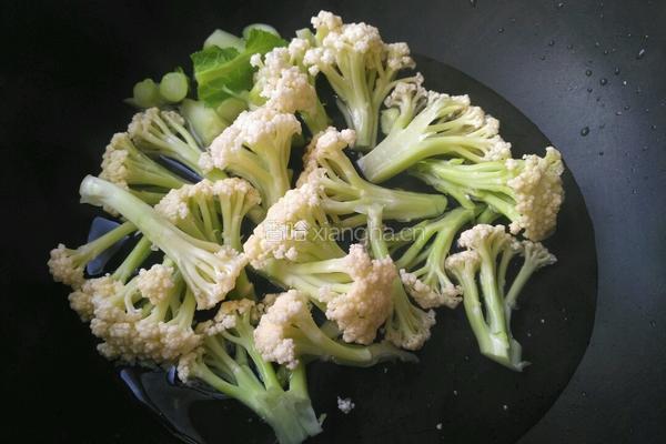 干煸孜然菜花的做法图解3