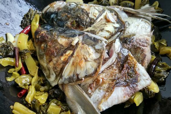 酸菜豆腐鱼头汤的做法图解10