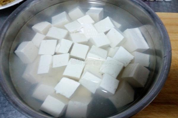 麻婆豆腐的做法图解1