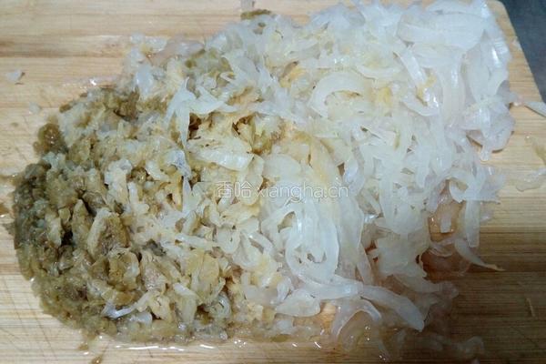 酸菜白肉的做法图解2
