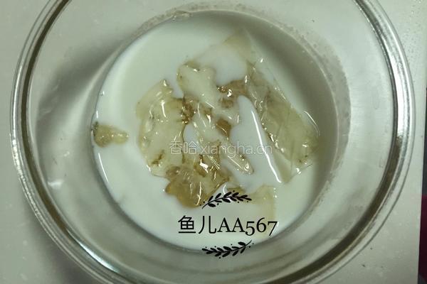 红心火龙果慕斯蛋糕的做法图解2
