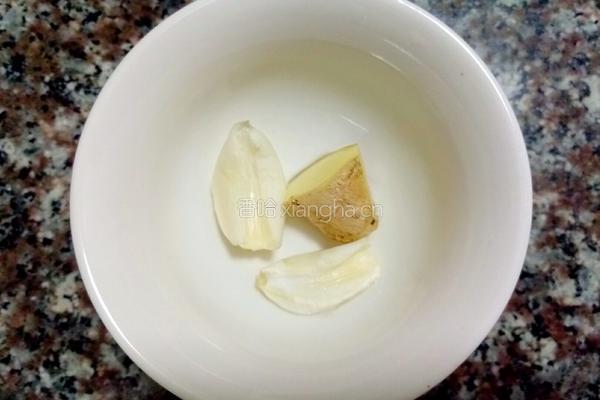 清炒绿豆芽的做法图解2