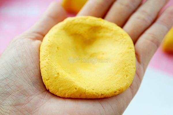 椰蓉南瓜豆沙饼的做法图解7