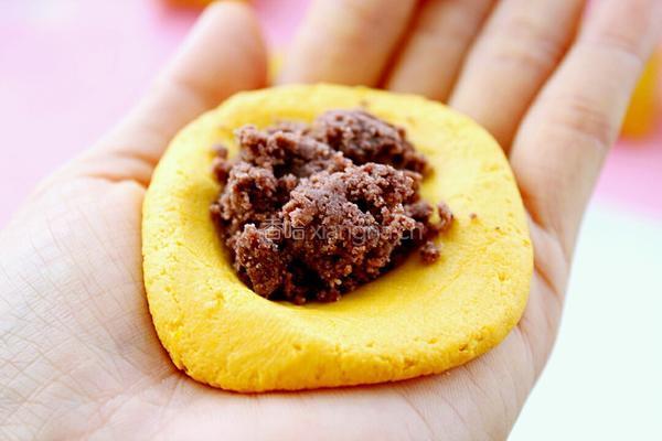 椰蓉南瓜豆沙饼的做法图解8