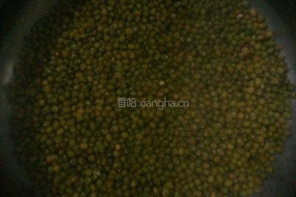 家常绿豆包的做法图解1
