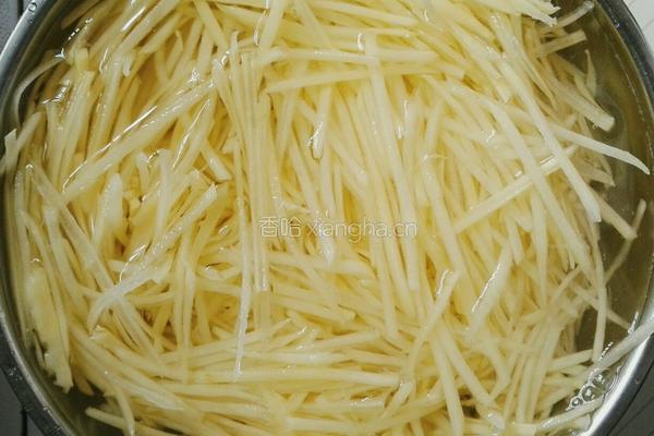 肉末土豆丝的做法图解2