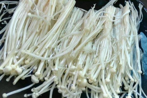 凉拌金针菇的做法图解1