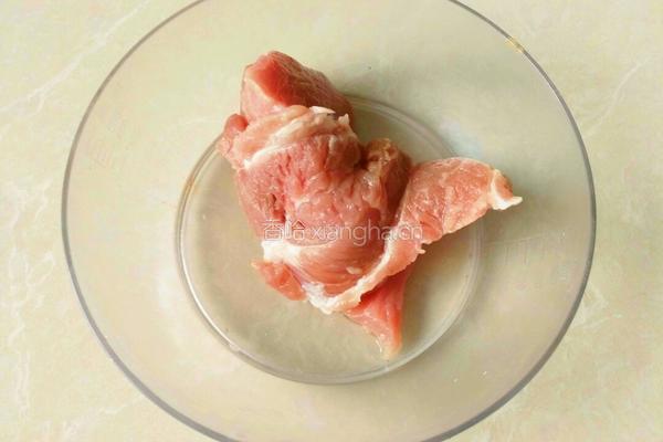 肉丝菠菜米粥的做法图解1