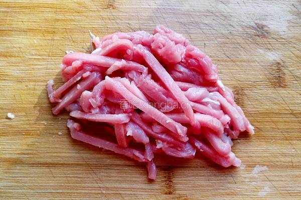 红椒肉丝的做法图解1