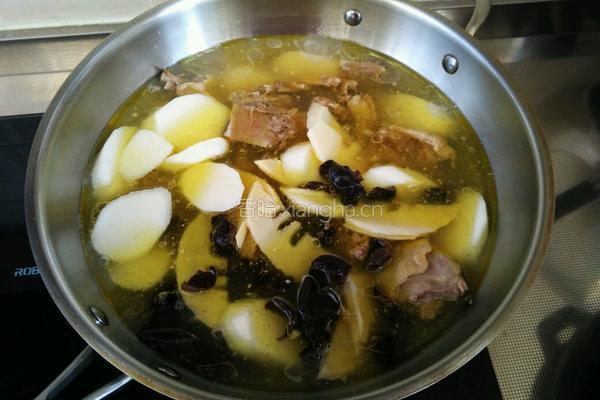 山药炖鸭汤的做法图解7