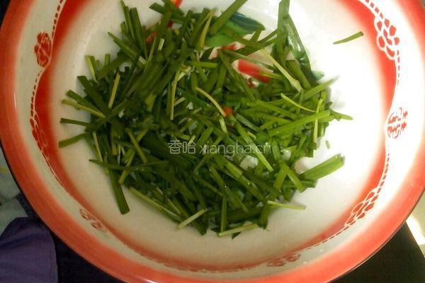 煸韭菜龙须汤面的做法图解1