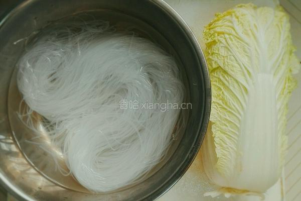 麻辣粉丝炒白菜的做法图解1