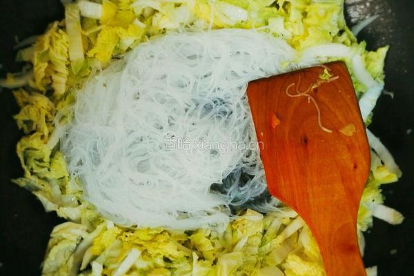 麻辣粉丝炒白菜的做法图解4