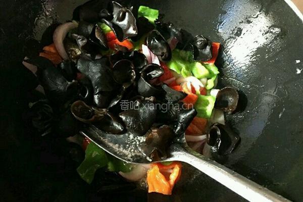 木耳小炒的做法图解7
