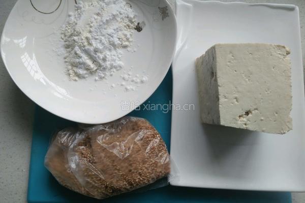 脆皮豆腐的做法图解1
