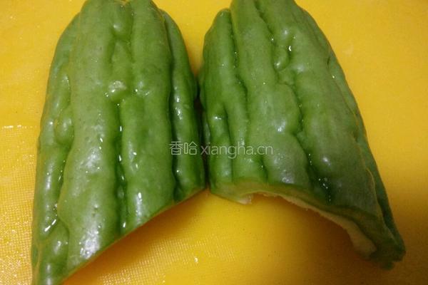 苦瓜蚬子汤的做法图解2