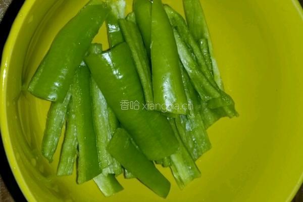 香菇尖椒炒鸡蛋（蚝油口味）的做法图解4