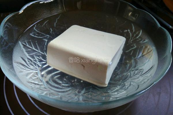 糖醋豆腐的做法图解1