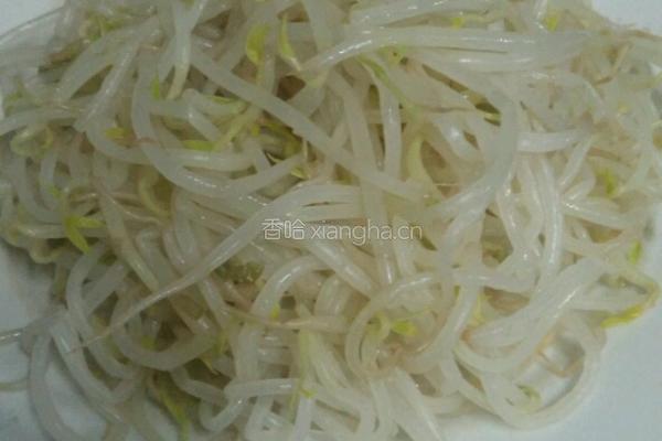 凉拌绿豆芽的做法图解1