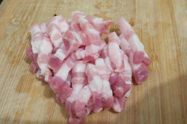 蒜香黄丝炒肉的做法图解2