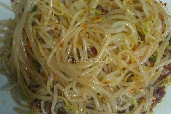 凉拌绿豆芽的做法图解3