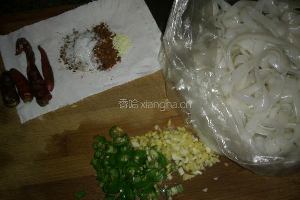 麻辣炒河粉的做法图解1