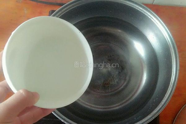 贡梨排骨汤的做法图解2