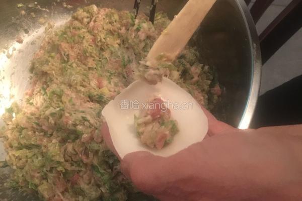 猪肉芹菜饺子的做法图解15