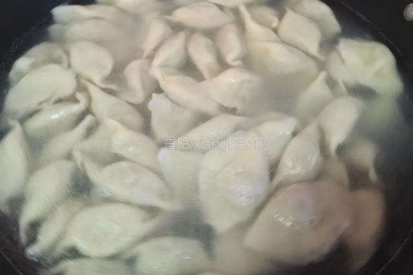 猪肉芹菜饺子的做法图解17