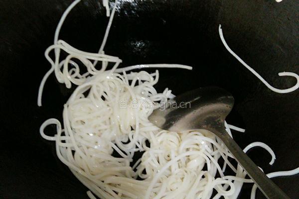 芥兰炒粿条的做法图解2