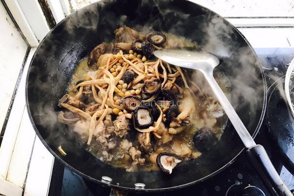 小鸡炖蘑菇的做法图解6