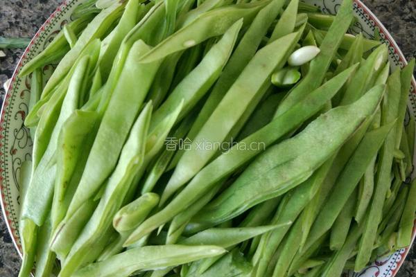 扁豆角炒肉的做法图解1