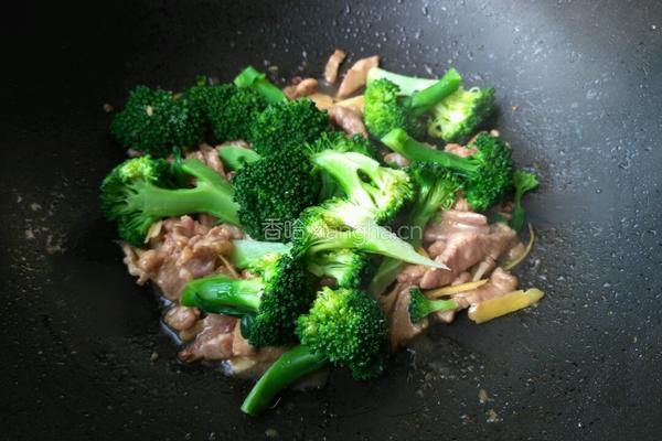 西兰花炒肉片的做法图解10