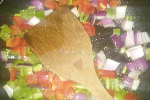 黑胡椒牛肉披萨的做法图解2