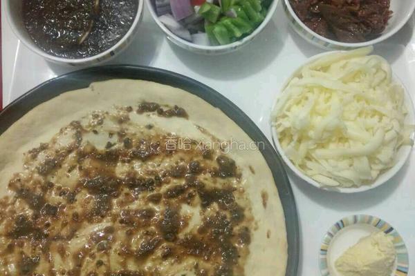 黑胡椒牛肉披萨的做法图解1