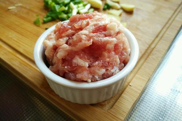 肉末大白菜炖豆腐的做法图解1