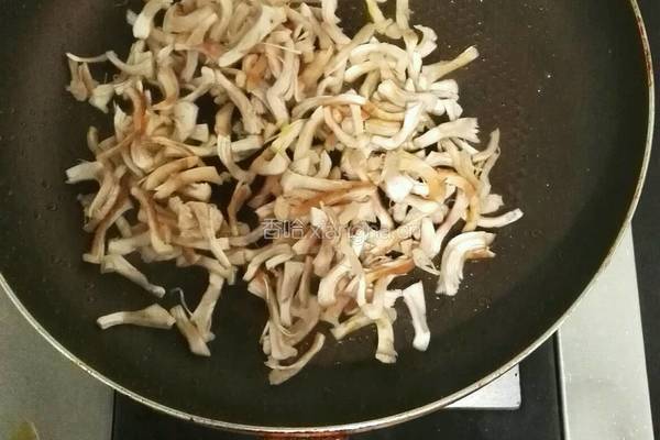 香菇梗炒鸡蛋的做法图解6