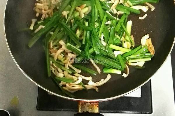 香菇梗炒鸡蛋的做法图解8