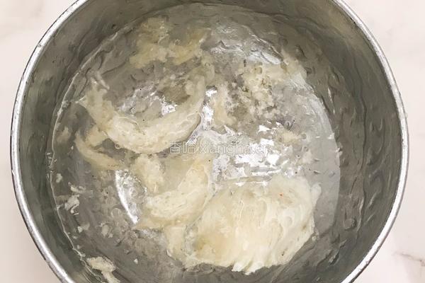 黑米椰汁炖燕窝的做法图解1