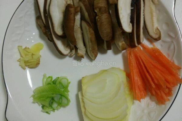 香菇扒牛排的做法图解3