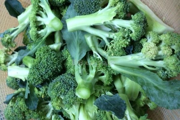 瘦肉炒椰菜花的做法图解2