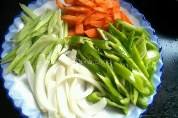 糖醋肉段的做法图解1