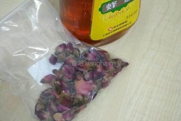 蜂蜜玫瑰花茶的做法图解1