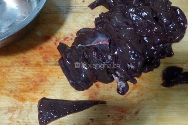 泡菜炒猪肝的做法图解1