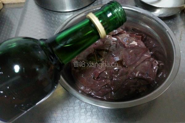 泡菜炒猪肝的做法图解2