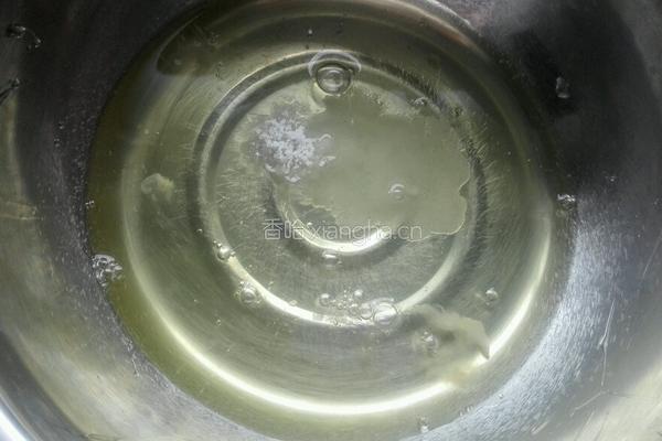 草莓酱蛋糕卷的做法图解5