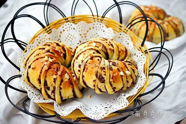 红豆相思面包圈的做法图解1